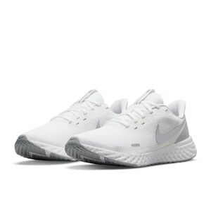 Women’s Nike Revolution 5